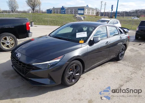 2022 Hyundai Elantra Sel z USA, uszkodzony, nr VIN 5NPLM4AG0NH070550
